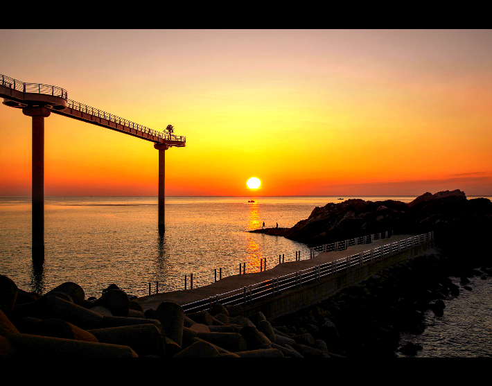 울진군 스카이워크 일출. 울진군 제공