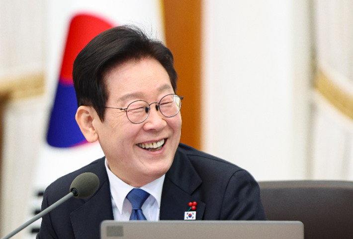 이재명 대통령이 30일 청와대에서 열린 국무회의에서 발언하고 있다. 연합뉴스