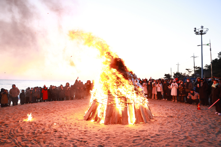 지난해 열린 해맞이행사 모습. 울진군 제공