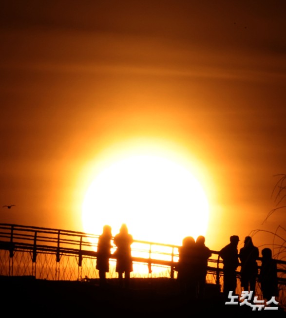 뜨겁에 떠오르는 2026년 첫 태양