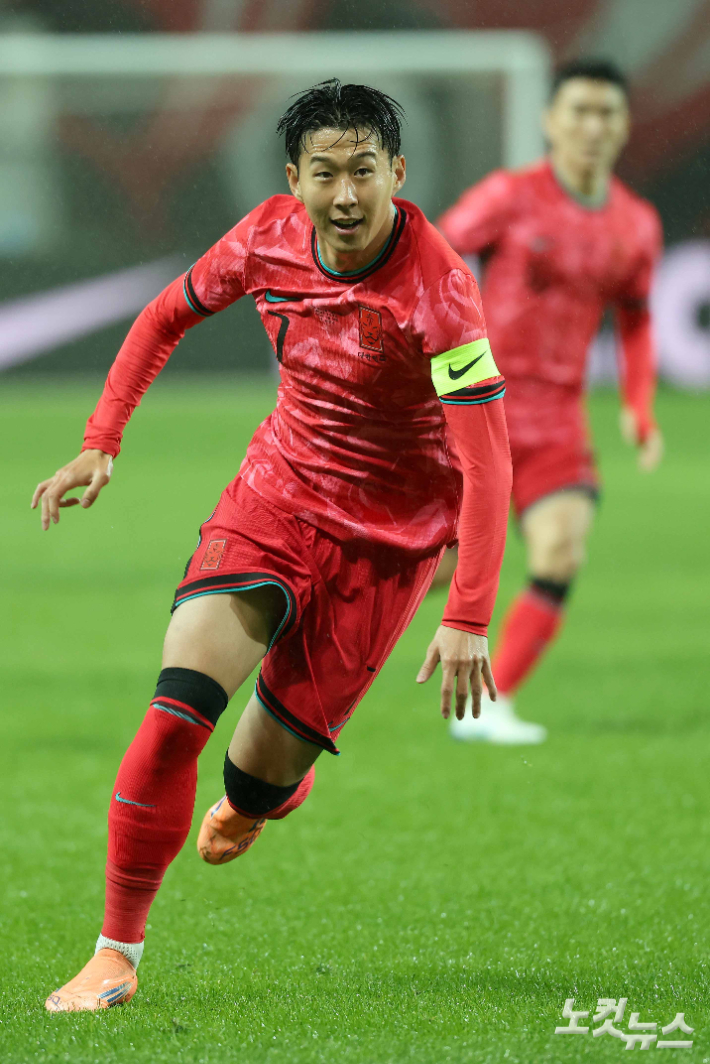 10일 서울월드컵경기장에서 열린 축구 국가대표팀 친선경기 대한민국과 브라질의 경기에서 손흥민이 문전쇄도 하고 있다. 박종민 기자