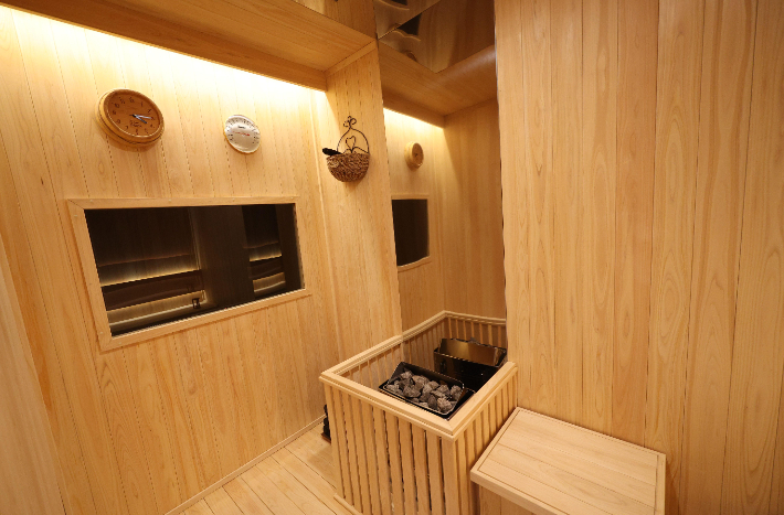 2일 공개한 용산 대통령실 집무실 사우나 모습. 대통령실은 지난 달 청와대로 이전을 마무리했다. 연합뉴스