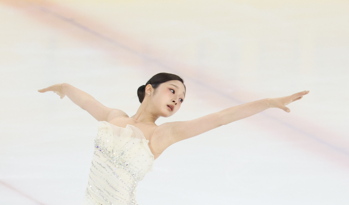 연기 펼치는 신지아. 연합뉴스