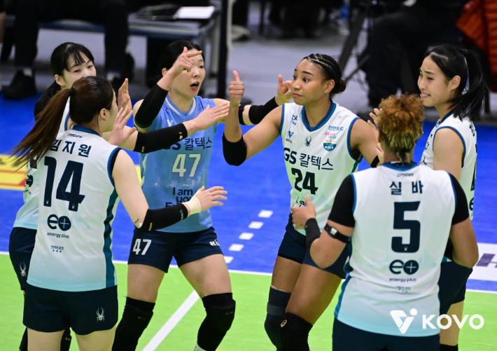GS칼텍스 선수단. 한국배구연맹 제공