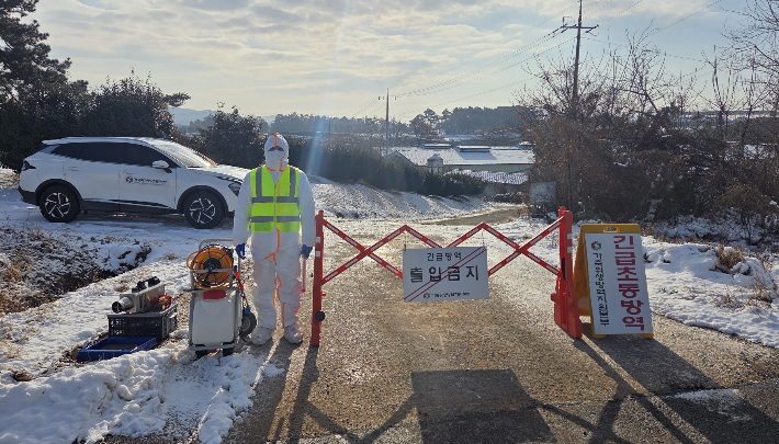 전라남도는 지난 3일 나주시 반남면 소재 종오리농장에서 H5형 조류인플루엔자(AI) 항원이 검출됨에 따라 해당 농장 출입을 통제하는 등 초동방역 조처에 나섰다. 전라남도 제공