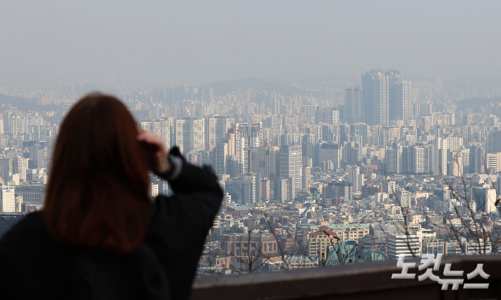 부산 월간 아파트 거래량 4천 건 돌파…2021년 이후 처음