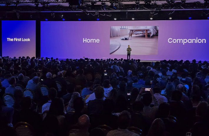 삼성전자 DA사업부장 김철기 부사장이 CES 2026 '더 퍼스트룩' 프레스 컨퍼런스에서 연설을 하고 있다. 삼성전자 제공