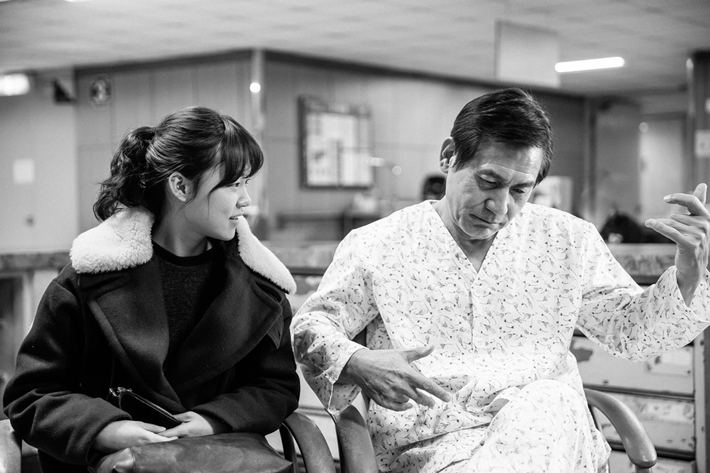 영화 '필름시대의 사랑'에 함께 출연한 배우 한예리와 안성기