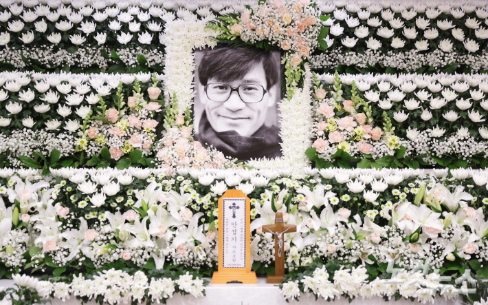 5일 서울성모병원 장례식장에 고(故) 안성기 배우의 빈소가 마련돼 있다. 사진공동취재단