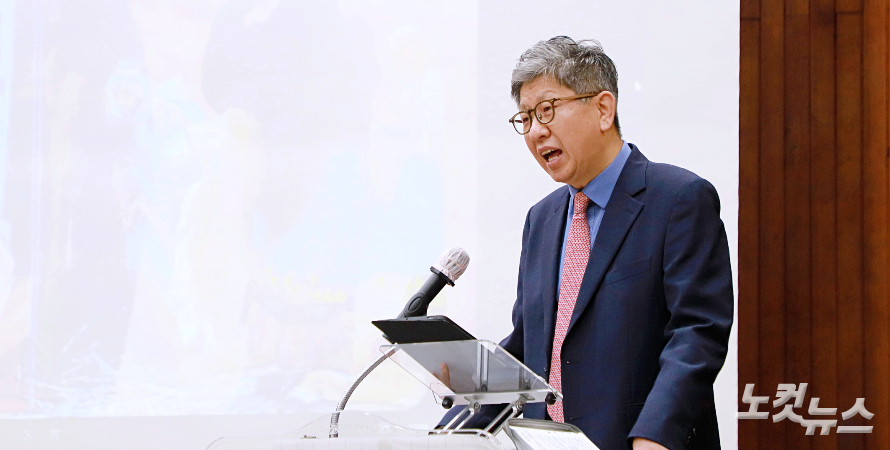 황범현 목사가 "우리의 사업과 섬김이 오롯이 주님의 이름을 위해 바르게 사용될 때 하나님이 영광을 받게 될 것이다"고 설교하고 있다. 한세민 기자