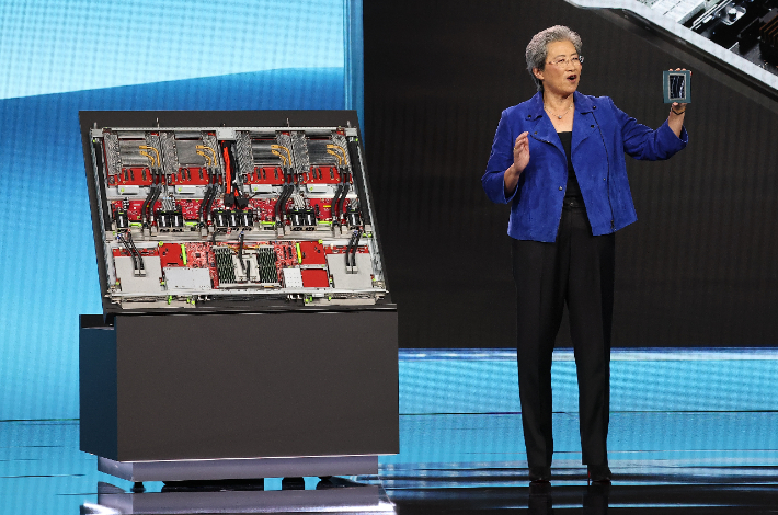 키노트 연설하는 리사 수 AMD CEO. 연합뉴스