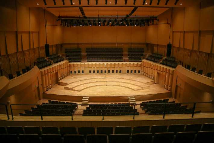 부산 낙동아트센터 내부. 부산 강서구 제공