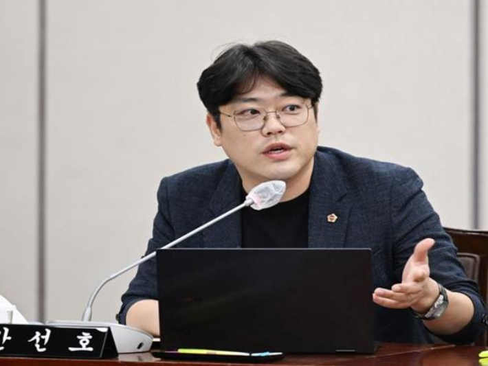 반선호 부산시의원. 부산시의회 제공