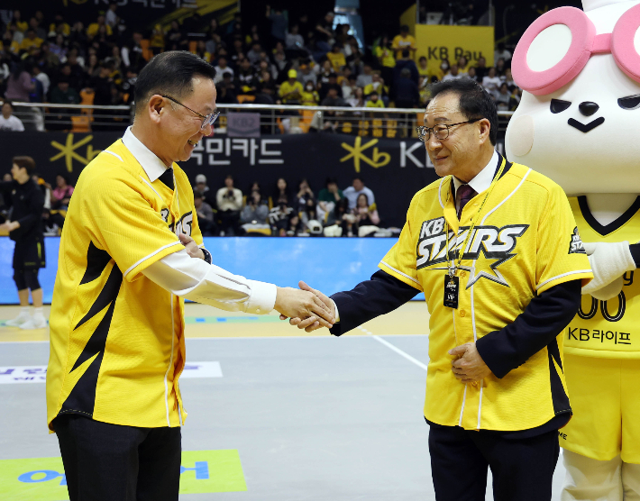 KB손해보험, 아일랜드캐슬과 협약식. KB손해보험 배구단 제공