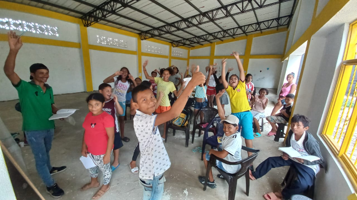 콜롬비아 지방의 작은 교회 주일학교에서 아이들이 프로그램에 참여하고 있다. 박재현 선교사 제공