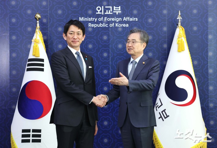 조현 장관, 고바야시 다카유키 日 자민당 정무조사회장 접견