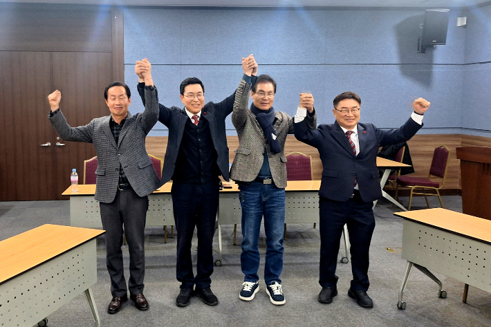 (왼쪽부터)최병헌, 김영곤, 김상권, 권순기 출마예정자. 보수·중도 경남교육감 후보 단일화연대 제공