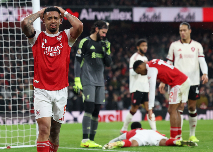 골 찬스를 놓쳐 아쉬워하는 가브리엘 제주스. 연합뉴스