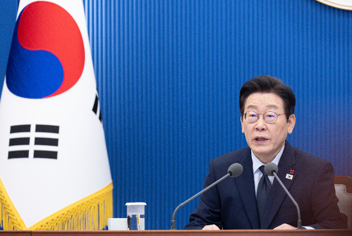 이재명 대통령이 8일 청와대에서 열린 수석보좌관회의에서 발언하고 있다. 연합뉴스