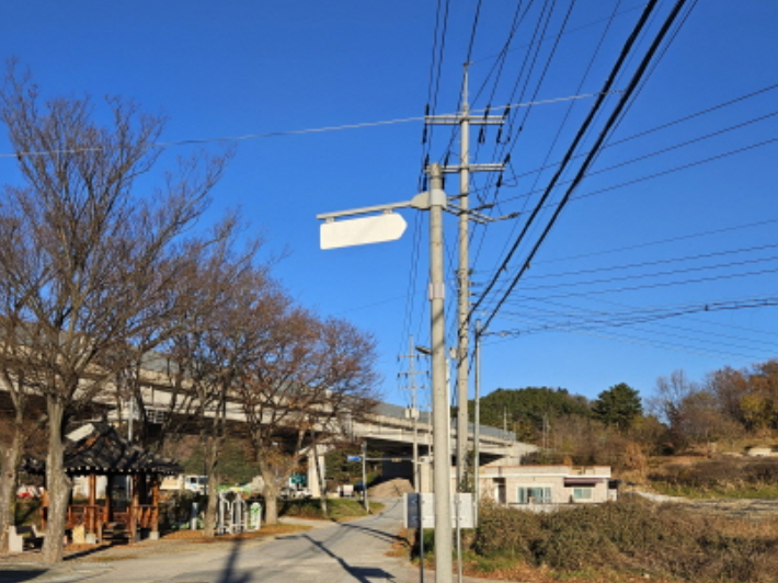 노후 도로명판 교체 전 모습. 울진군 제공