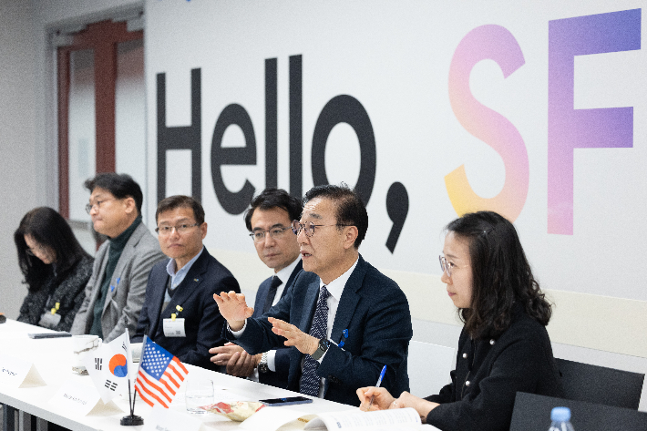 8일(현지시간) 웨이모를 방문한 김윤덕 국토교통부 장관. 국토교통부 제공 