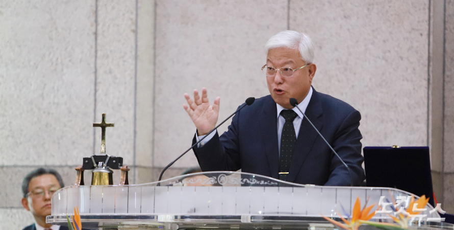 신임 이사장 권용식 목사가 인사를 하고 있다. 한세민 기자