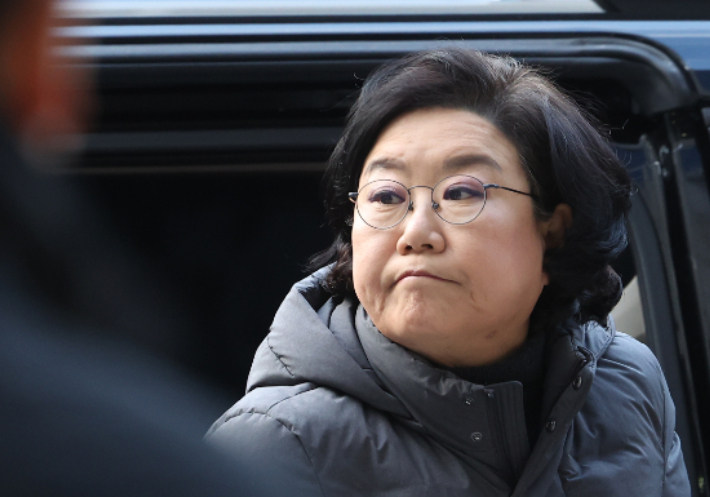 이혜훈 기획예산처 장관 후보자가 12일 서울 중구 예금보험공사에 마련된 인사청문회 준비 사무실로 출근하고 있다. 연합뉴스