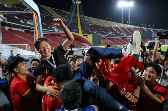 김상식 감독(검정색 상의). 연합뉴스