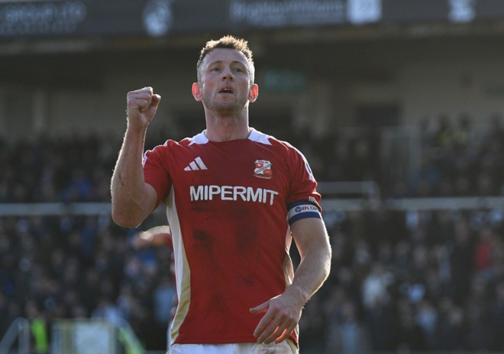 올리 클라크. 스윈던 타운 SNS 캡처