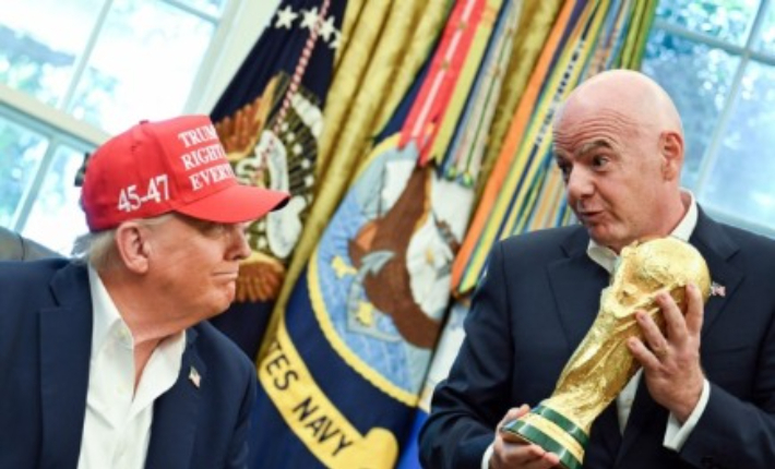 잔니 인판티노 FIFA 회장(사진 오른쪽)과 도널드 트럼프 미국 대통령. 연합뉴스