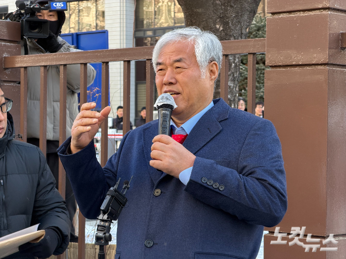 기자회견을 자청한 사랑제일교회 목사 전광훈 씨. 이정우 영상기자