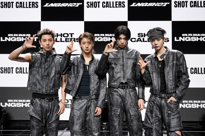 모어비전의 첫 번째 아이돌 그룹 롱샷이 13일 오후 서울 영등포구 명화라이브홀에서 데뷔 쇼케이스를 열었다. 모어비전 제공