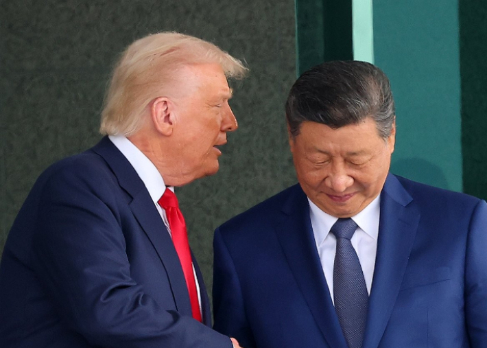 도널드 트럼프 미국 대통령(왼쪽)과 시진핑 중국 국가주석. 연합뉴스