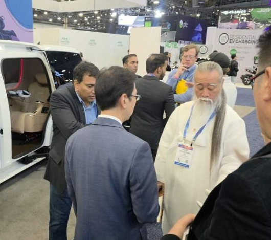 CES 행사장에 온 천공. 온라인 커뮤니티 캡처