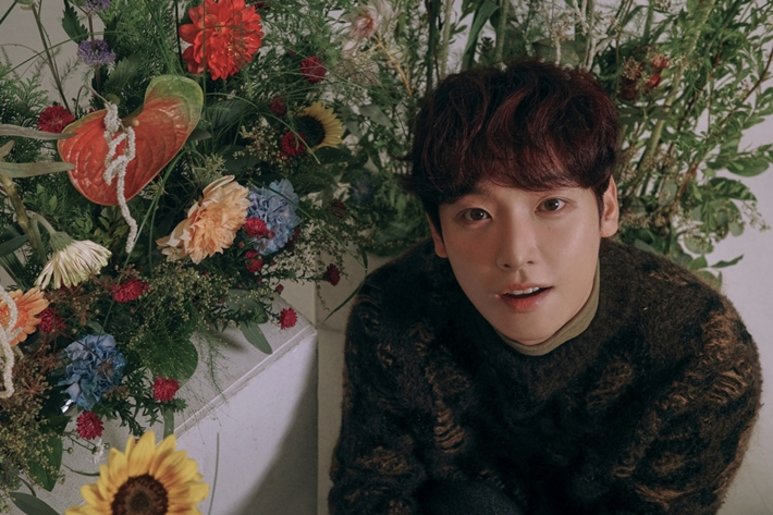 SF9 인성이 14일 저녁 6시 첫 번째 미니앨범 '크로스페이드:'를 낸다. FNC엔터테인먼트 제공