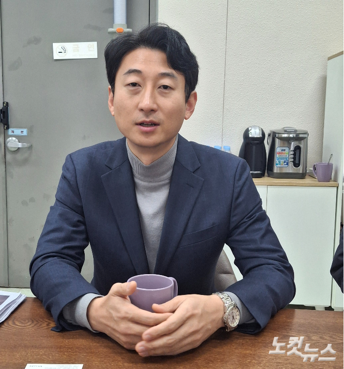 부산 지역위원장 가운데 처음으로 기초단체장 도전장을 내민 민주당 서태경 사상지역위원장. 강민정 기자