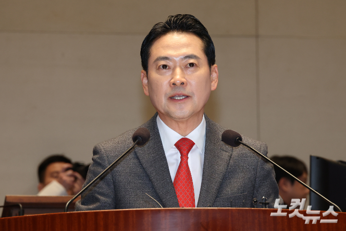 13일 서울 여의도 국회에서 열린 국민의힘 국회의원-당협위원장 연석회의 및 의원총회에서 장동혁 대표가 발언을 하고 있다. 윤창원 기자