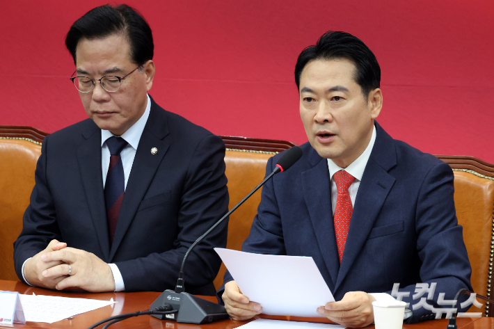 국민의힘 장동혁 대표가 15일 서울 여의도 국회에서 열린 최고위원회의에서 발언을 하고 있다. 윤창원 기자