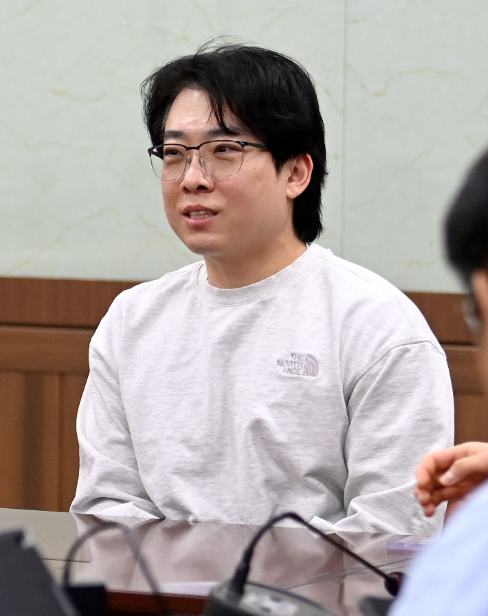 취재진과 인터뷰 중인 남봉광. 대한장애인체육회