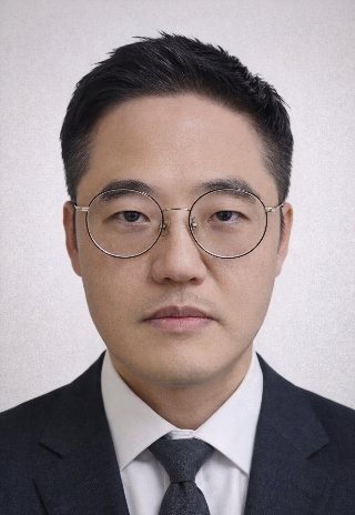 울산과학대학교 조기익 대외협력실장이 홍보발전 유공 분야에서 교육부장관 표창을 수상했다. 울산과학대 제공