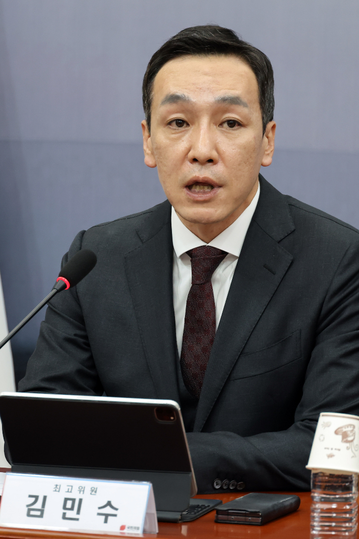 국민의힘 한동훈 전 대표에 대한 윤리위 제명 결정 이후, 김민수 최고위원이 전재수 전 장관이 부산시장에 출마할 경우 비게 될 부산 북갑 보궐선거에 출마할 수 있다는 이야기가 지역정가에서 퍼지고 있다. 윤창원 기자