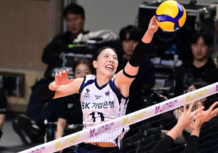 육서영. 한국배구연맹