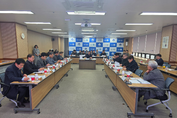 군산시가 시내버스 노선 체계 전면 개편수립을 위한 중간보고회를 하고 있다. 군산시 제공