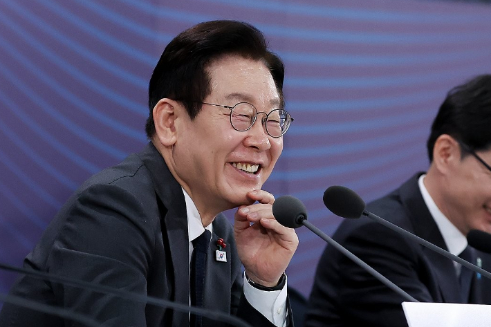 이재명 대통령이 타운홀미팅 간담회에서 마무리 발언하고 있다. 연합뉴스