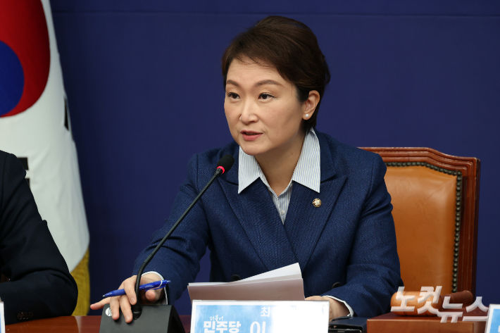 더불어민주당 이언주 최고위원이 5일 서울여의도 국회에서 열린 최고위원회의에서 발언을 하고 있다. 윤창원 기자