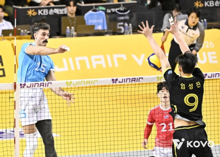 대한항공 러셀의 공격 모습. 한국배구연맹 