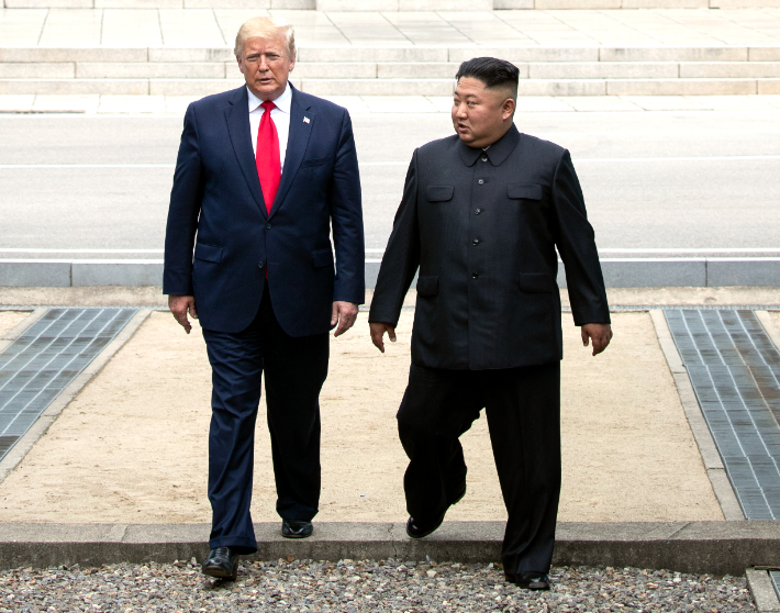 2019년 6월 판문점에서 만난 트럼프와 김정은. 연합뉴스 