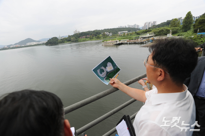 의암호 인공수초섬 사고 현장 검증을 실시 중인 춘천지법 재판부. 구본호 기자