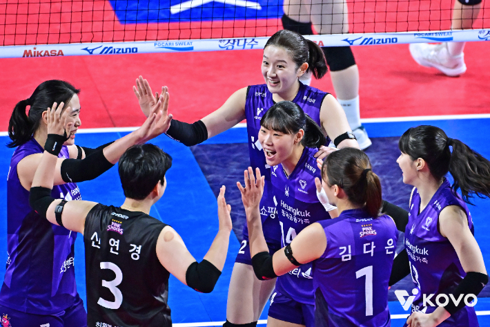 흥국생명 4연승. 한국배구연맹