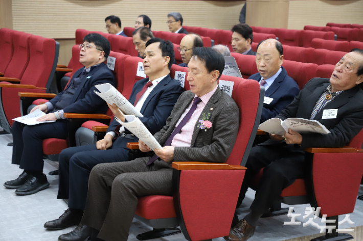 내빈으로 참석한 김석기 국회의원, 최태권 경북장로총연합회 회장, 포항CBS 이진백 대표. 김일현 선교국장